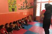 اجرای برنامه آموزش تغذیه سالم کودکان در مرکز اکبرآباد به مناسبت هفته‌ی ملی بسیج تغذیه