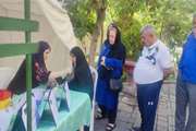 برپایی میز خدمت مرکز بهداشت جنوب تهران به مناسبت هفته سلامت 1403 در بوستان شهدا