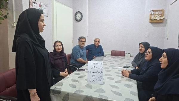برپایی میز خدمت و آموزش به مناسبت هفته سلامت در مدارس آموزش‌وپرورش منطقه 10